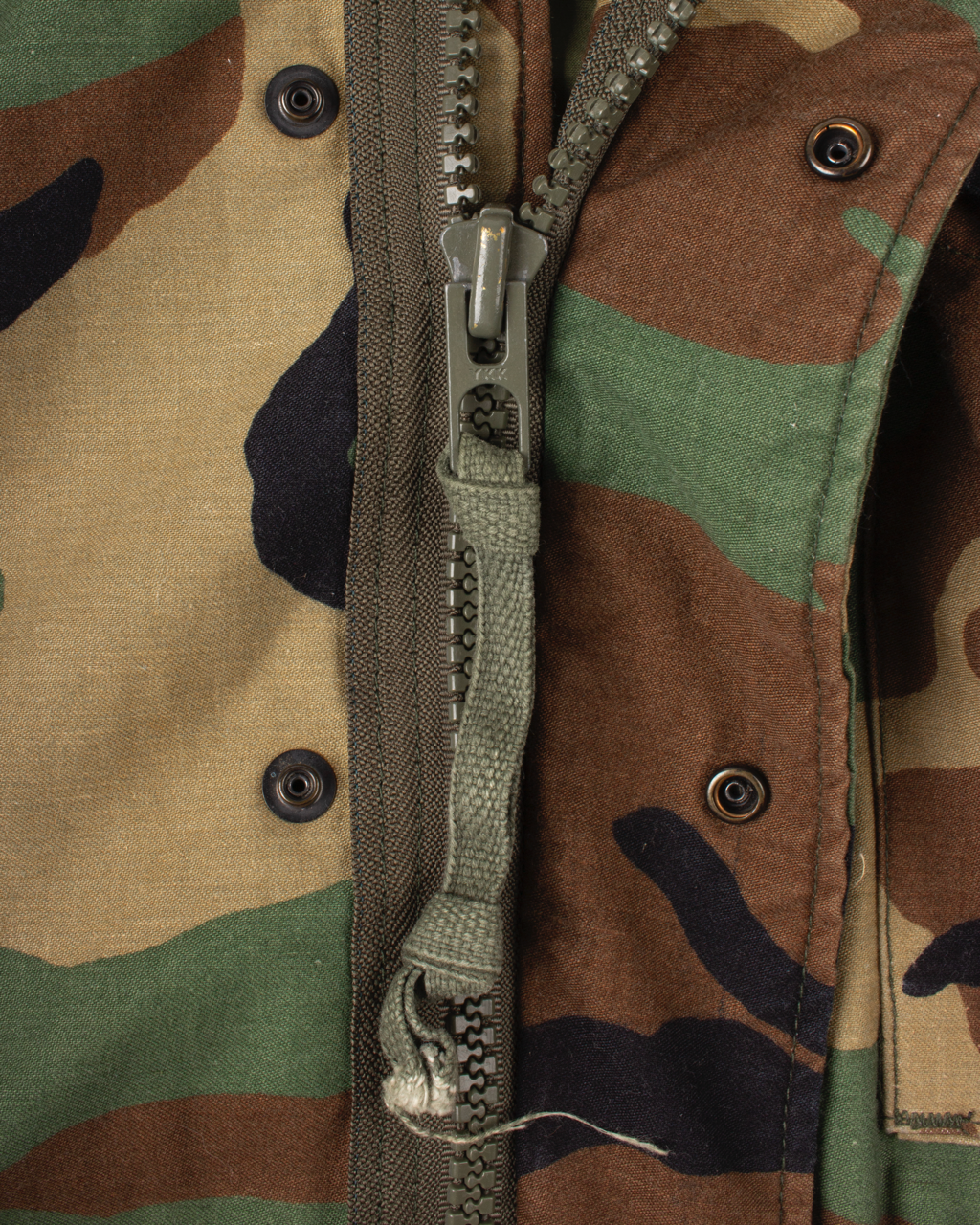 1980s U.S. Army M-65 Woodland Camo Field Jacket (M)